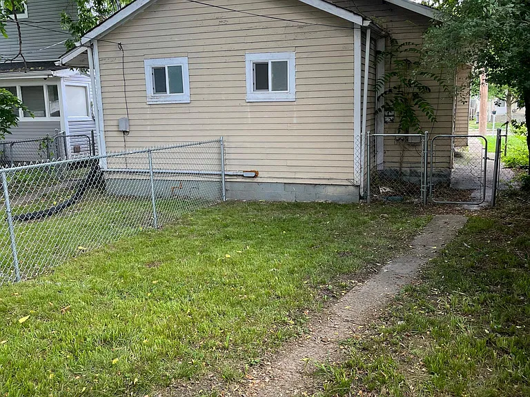 429 S Keystone Ave — Photo 16