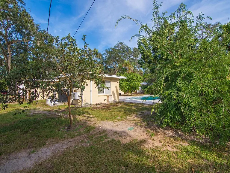 530 Cypress Rd — Photo 34