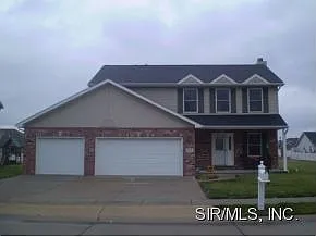 1037 Falcon Crest Ct photo 1