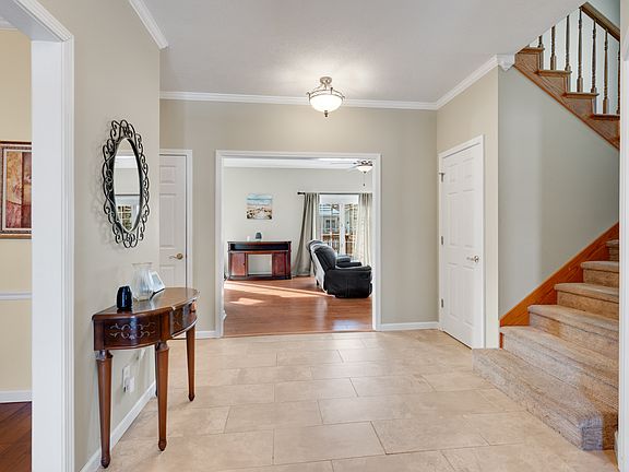 2nd image of 507 S Dobbs Glen St