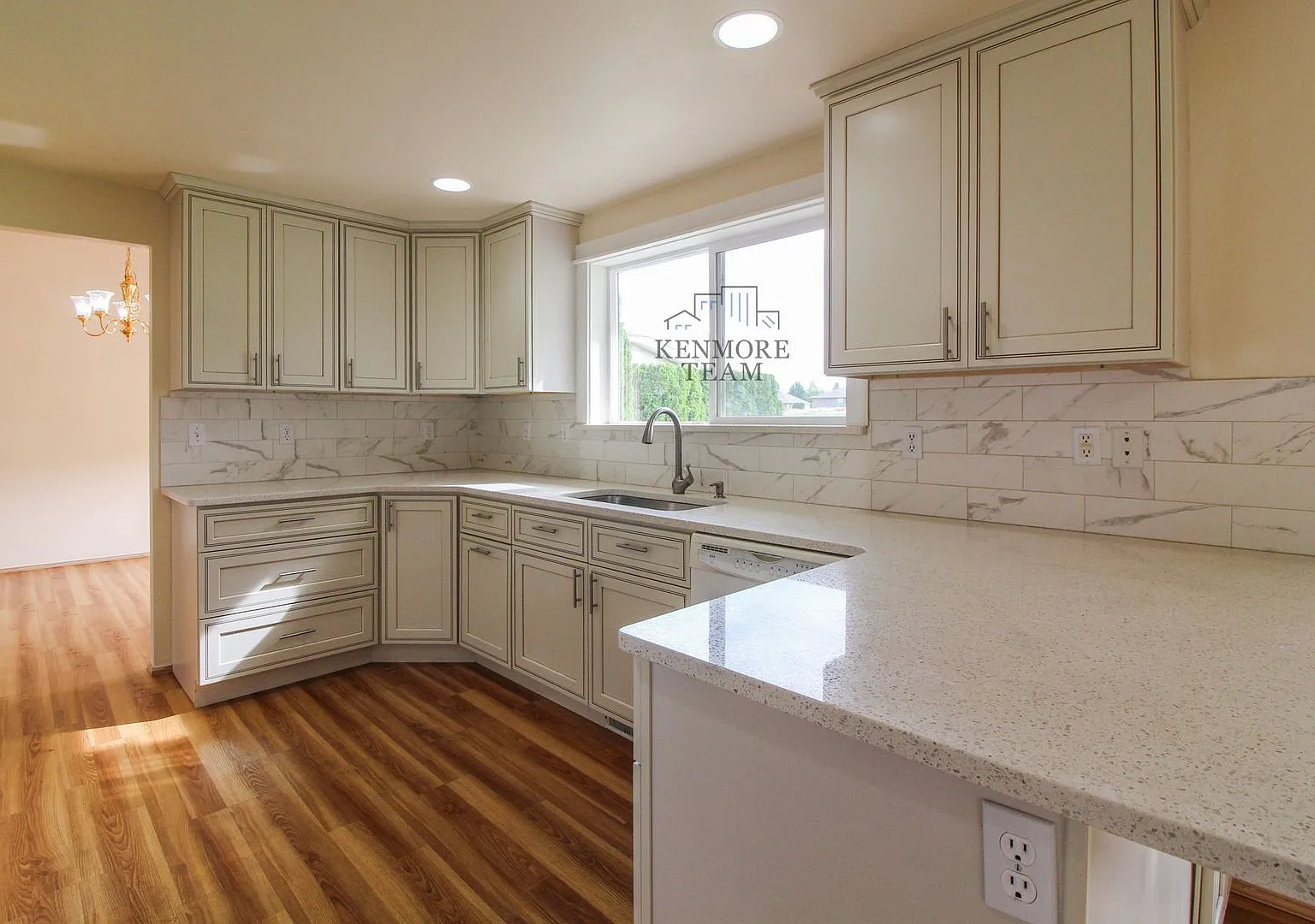 4 Bedroom, 2.5 Bath plus an office Home in Richland — Photo 3