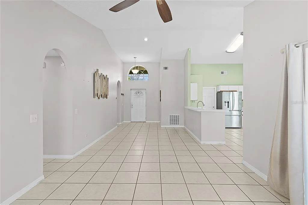 3 bed, 2.0 bath, 1429 sqft, $2,250 — Photo 3