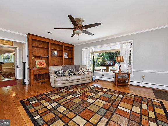 5th image of 1336 Olive St