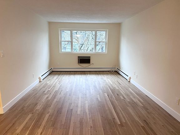 5th image of 11 Cogswell Ave APT 13