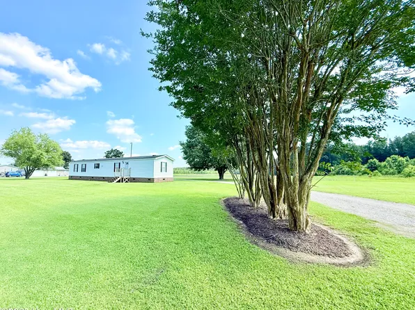 3032 Mobleys Bridge Road, Grimesland, NC 27837