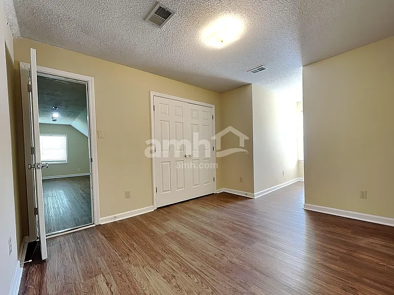 5802 Eagleston Dr — Photo 18