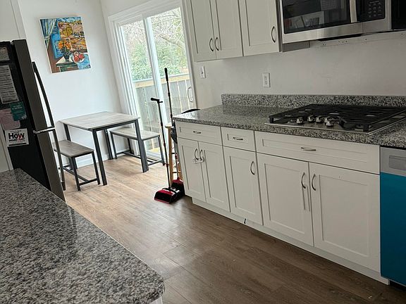 2nd image of 23 Hilltop Rd