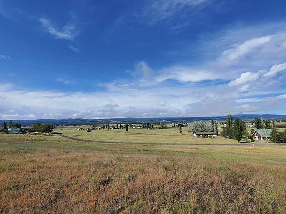 2nd image of 360 Canon Rd