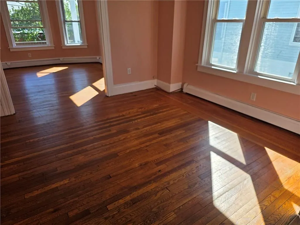 2 bed, 1.0 bath, 1191 sqft, $2,200 — Photo 2
