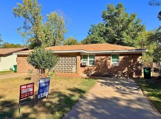 102 Avenue G, Burkburnett, TX 76354