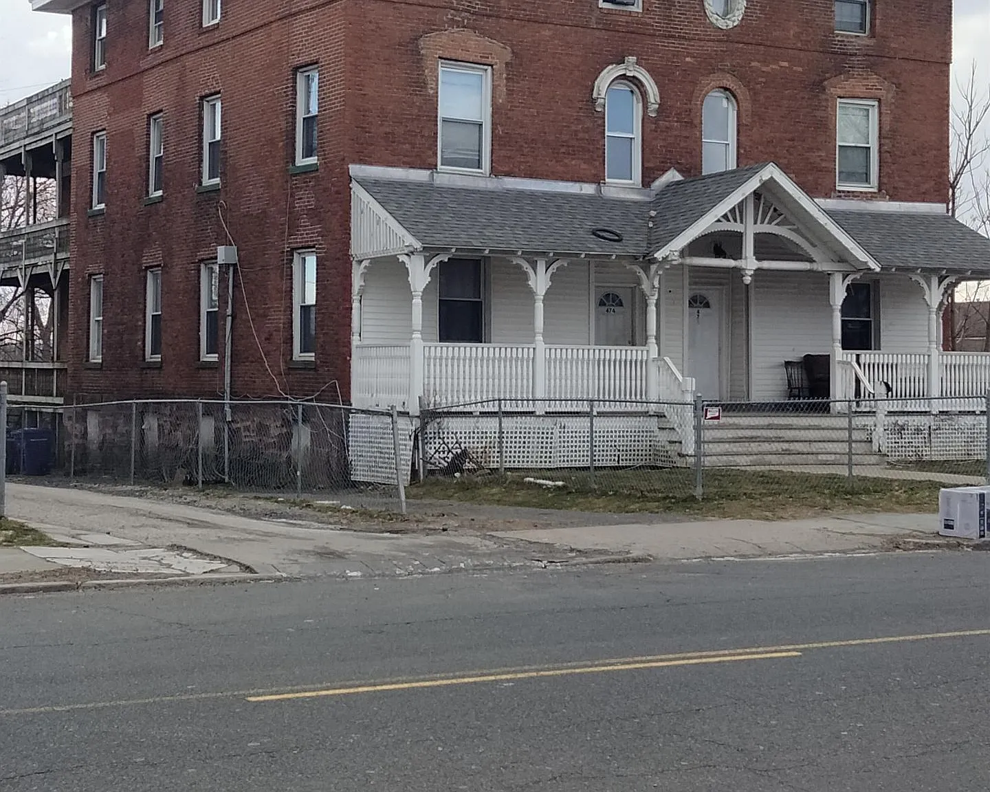 476 Wethersfield Avenue — Photo 1