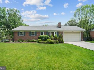 12 Honeybee Ave, Round Hill, VA