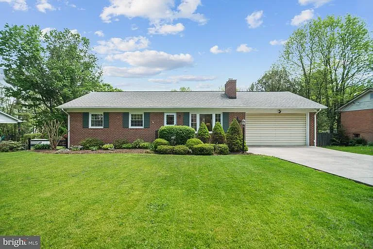 12 Honeybee Ave photo 1