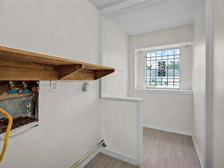 7329 Gleason Rd — Photo 21