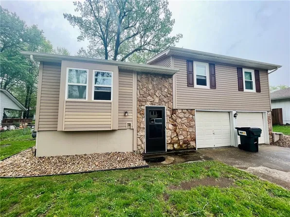 1211 SE 3rd St, Lees Summit, MO 64063