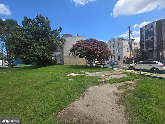 2nd image of 1250 N 19th St