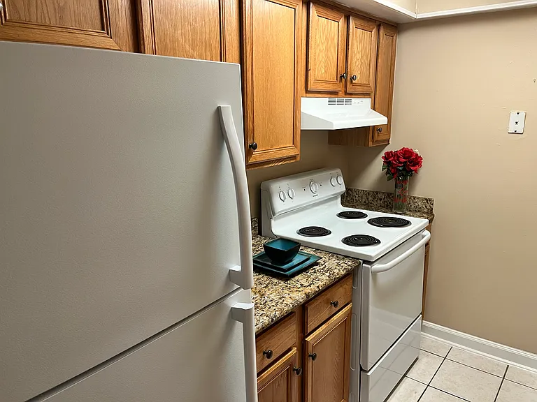 827 Lowell Blvd #23 — Photo 4