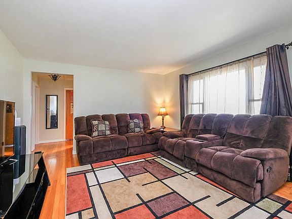 4th image of 2110 Dorchester Ave
