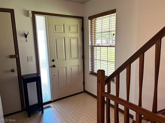 4th image of 2443 Wrens Dr S