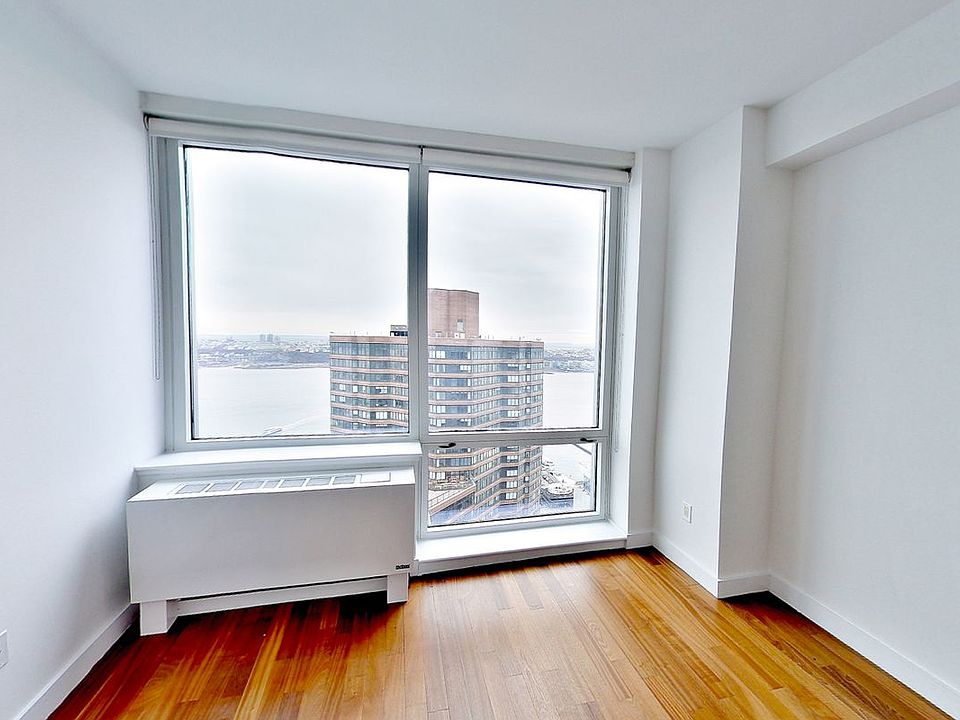 1st image of 610 W 42nd St #S31c