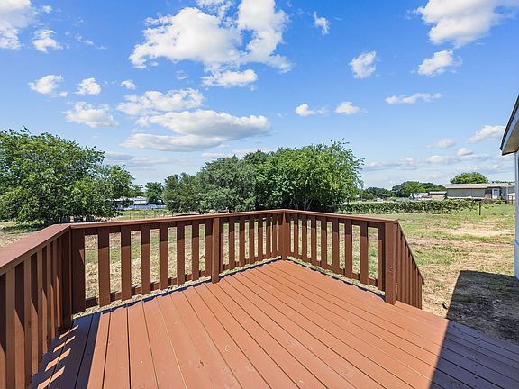 4th image of 406 Hilltop Meadows Ct