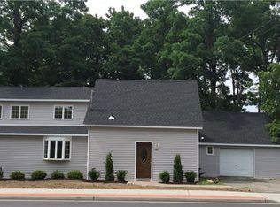 585 Townline Rd, Hauppauge, NY 11788