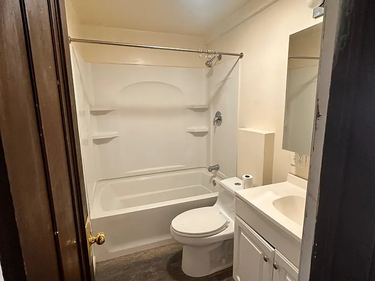 662 Spruce St #4 — Photo 3