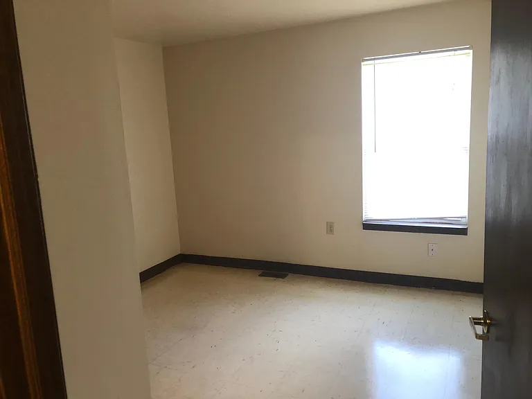 625 Huehl Cir — Photo 9