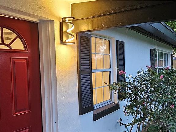 3rd image of 1304 HILLCREST DRIVE