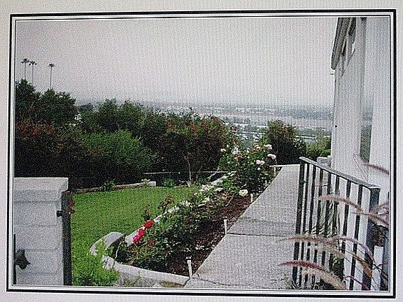 2nd image of 950 Hillcrest Dr