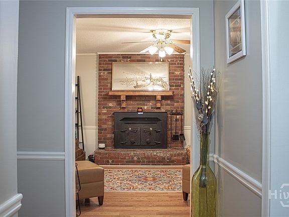 4th image of 306 Meadowlark Circle