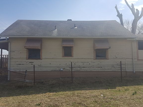 4th image of 2905 Farrow Ave