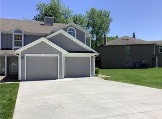 6103 NE Moonstone Ct #22C, Lees Summit, MO 64064