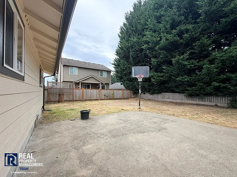 GM Legacy Properties LLC - Duplex (GOLD) — Photo 19