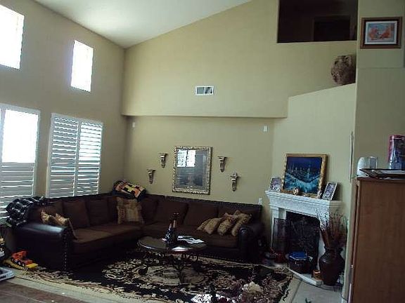 5th image of 846 Oxford Ct