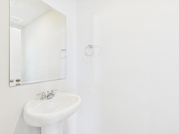 Powder room - Main floor