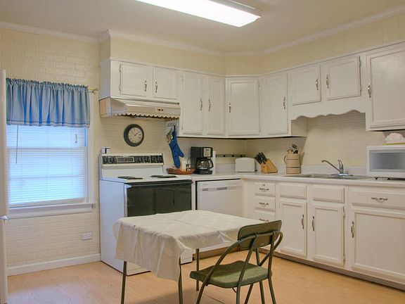 4th image of 7412 Westridge Dr