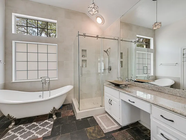 2404 Cliffs Edge Dr — Photo 14