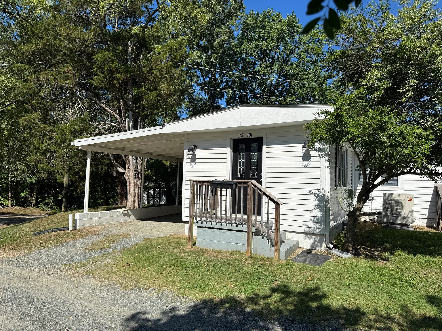 1 bed, 900 sqft, $1,295 — Photo 2