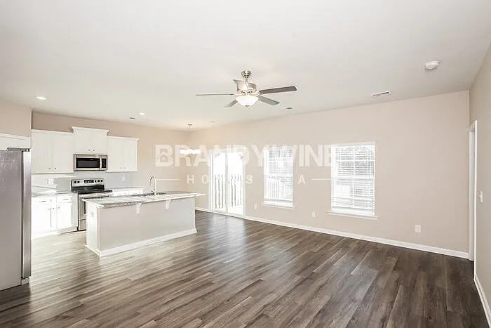 519 Glenmanor Dr — Photo 6