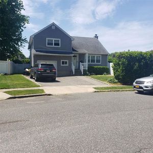 75 S Park Drive, Massapequa, NY, 11758