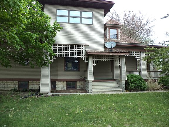 2nd image of 328 Pickett St