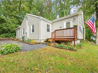 38 Manitook Dr, Oxford, CT 06478