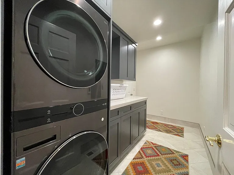 701 Martingale Ln — Photo 22