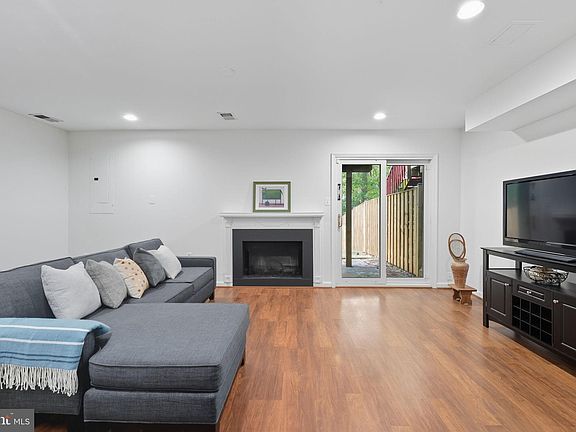 4th image of 11606 Summer Oak Dr