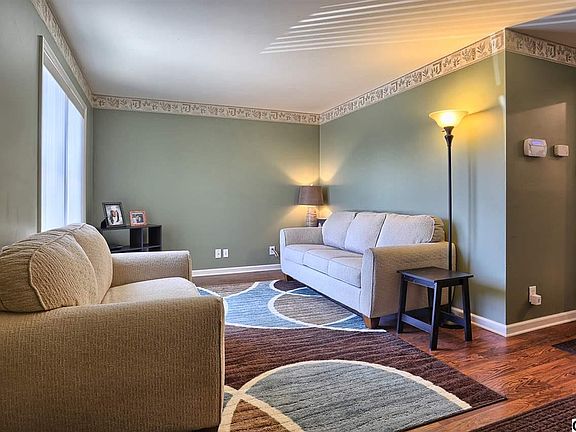 2nd image of 1102 Market St Unit 6