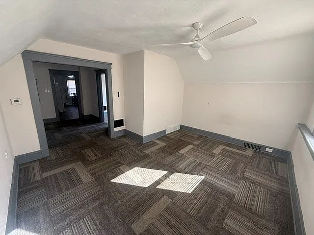 2 bed, 768 sqft, $1,300 — Photo 3