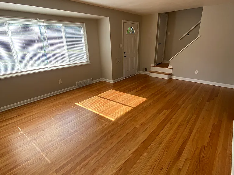 3010 Ferguson Rd — Photo 3