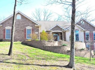 8 Woods Hill Dr, Saint Charles, MO 63303