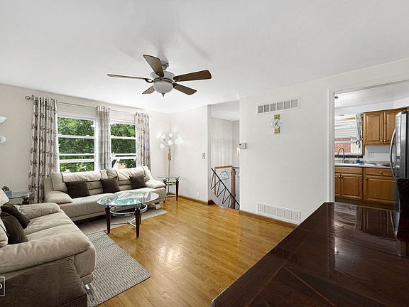 5th image of 1503 Revere Cir Unit 1503